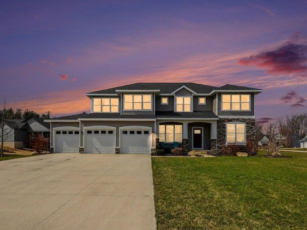 2803 Pinehill Drive, Holland, MI 49424