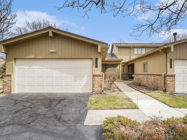 12301 Pinecrest Dr, Plymouth, MI 48170