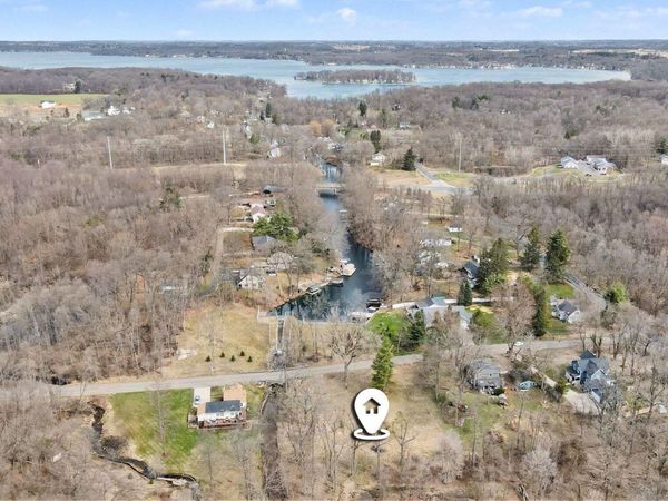 11654 E De Avenue, Richland, MI 49083