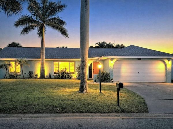 6107 9TH AVENUE W, BRADENTON, FL 34209