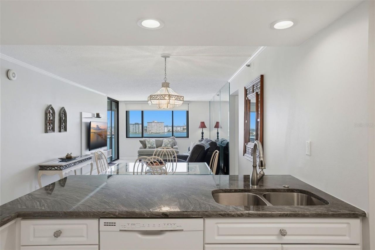 6372 Palma Del Mar Boulevard S, Unit 1207, Saint Petersburg, FL 33715 Photo