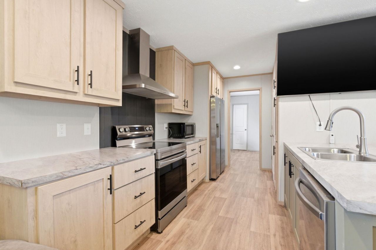 1500 Highway 15  Photo 13