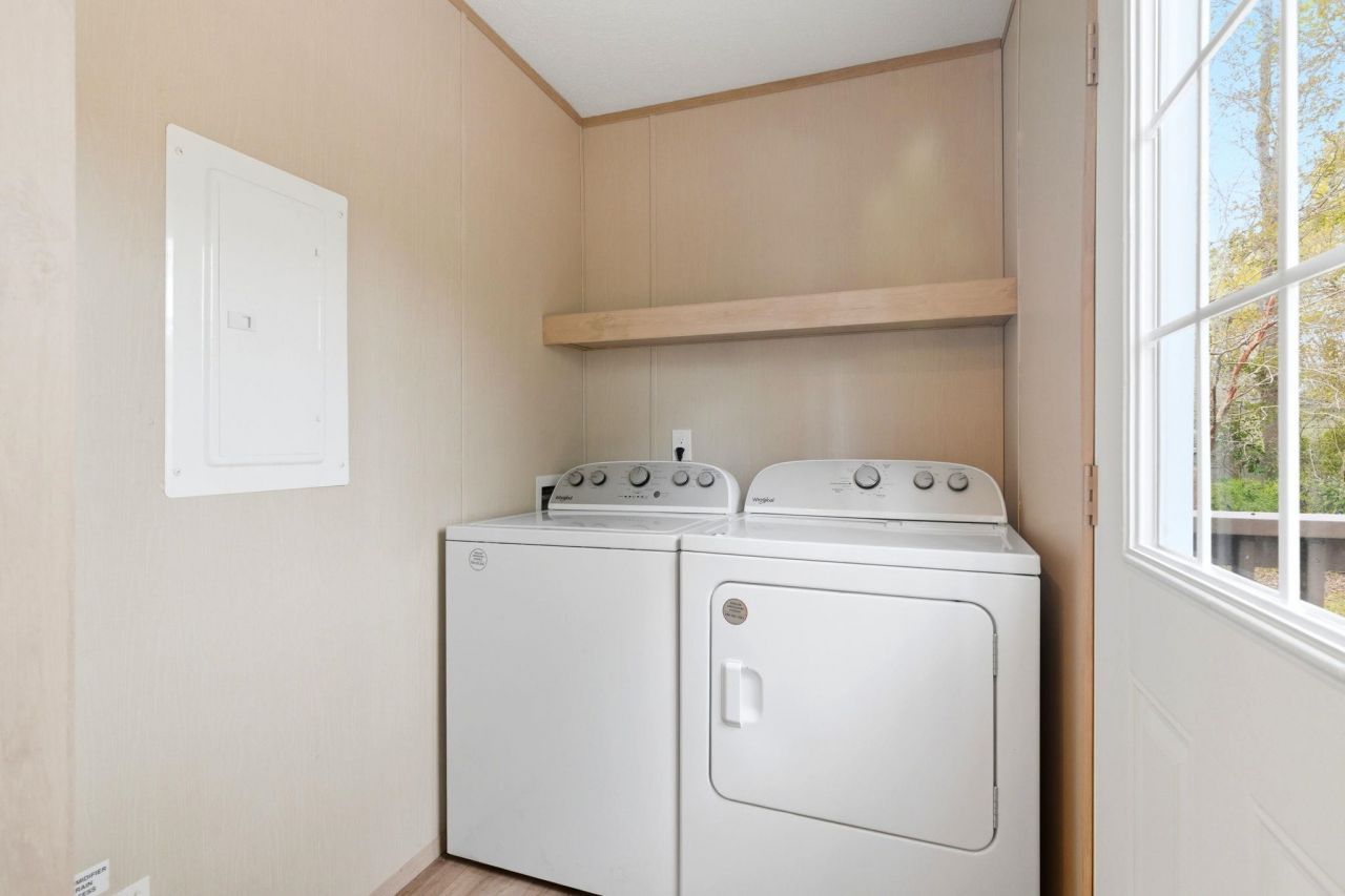 1500 Highway 15  Photo 16