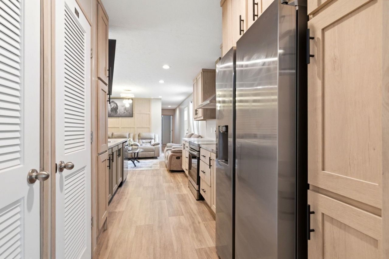 1500 Highway 15  Photo 17