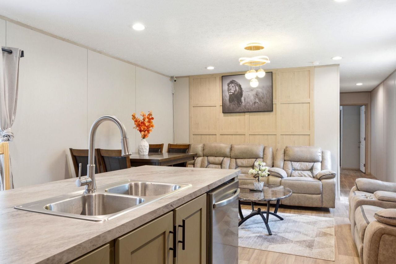 1500 Highway 15  Photo 18