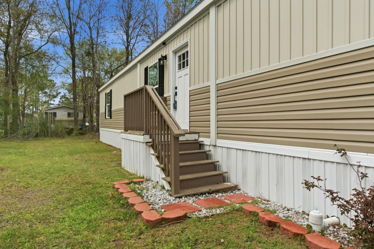 1500 Highway 15  Photo 23