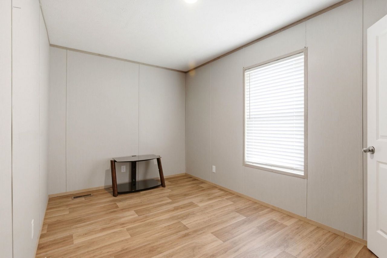 1500 Highway 15  Photo 6