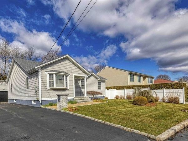 213 Boyden St, Fall River, MA 02721