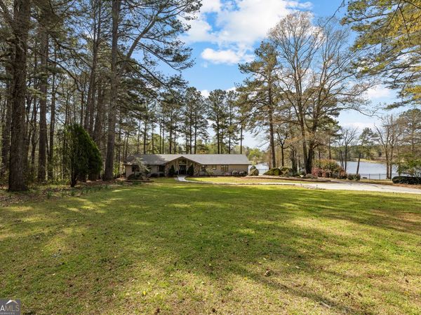 2025 Castle Lake Drive, Tyrone, GA 30290