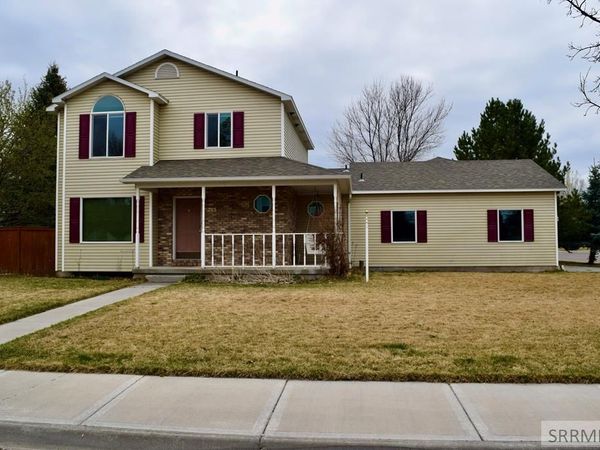 215 Plantation Lane, IDAHO FALLS, ID 83404