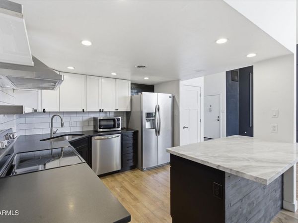 334 W MEDLOCK Drive, Unit C201, Phoenix, AZ 85013