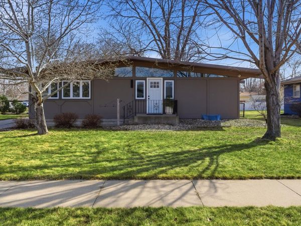 713 E 14th Ave, Mitchell, SD 57301