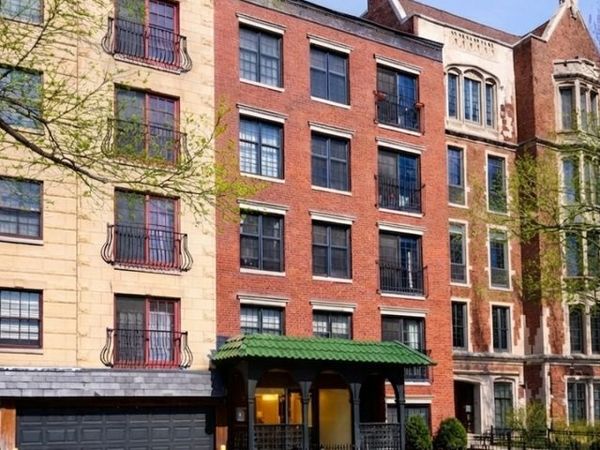 512 W Barry Avenue, Unit 205, Chicago, IL 60657