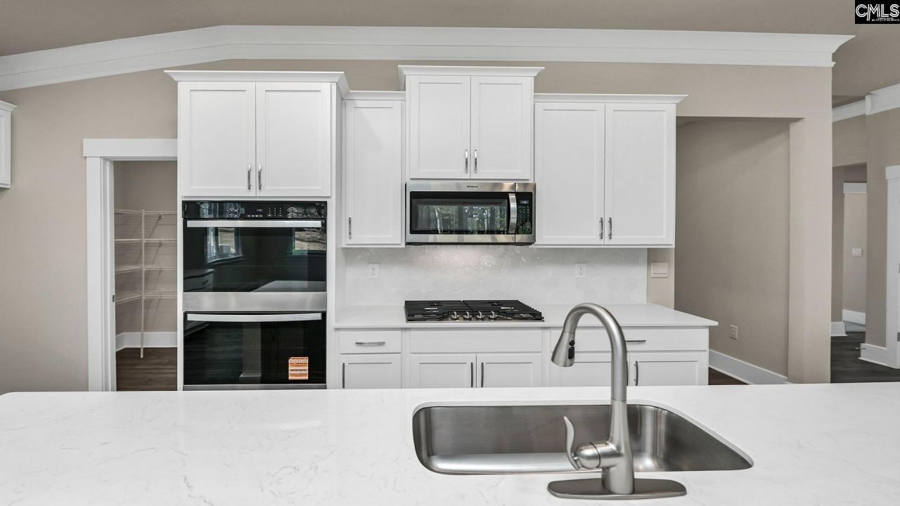 2423 Thode Lane  Photo 6