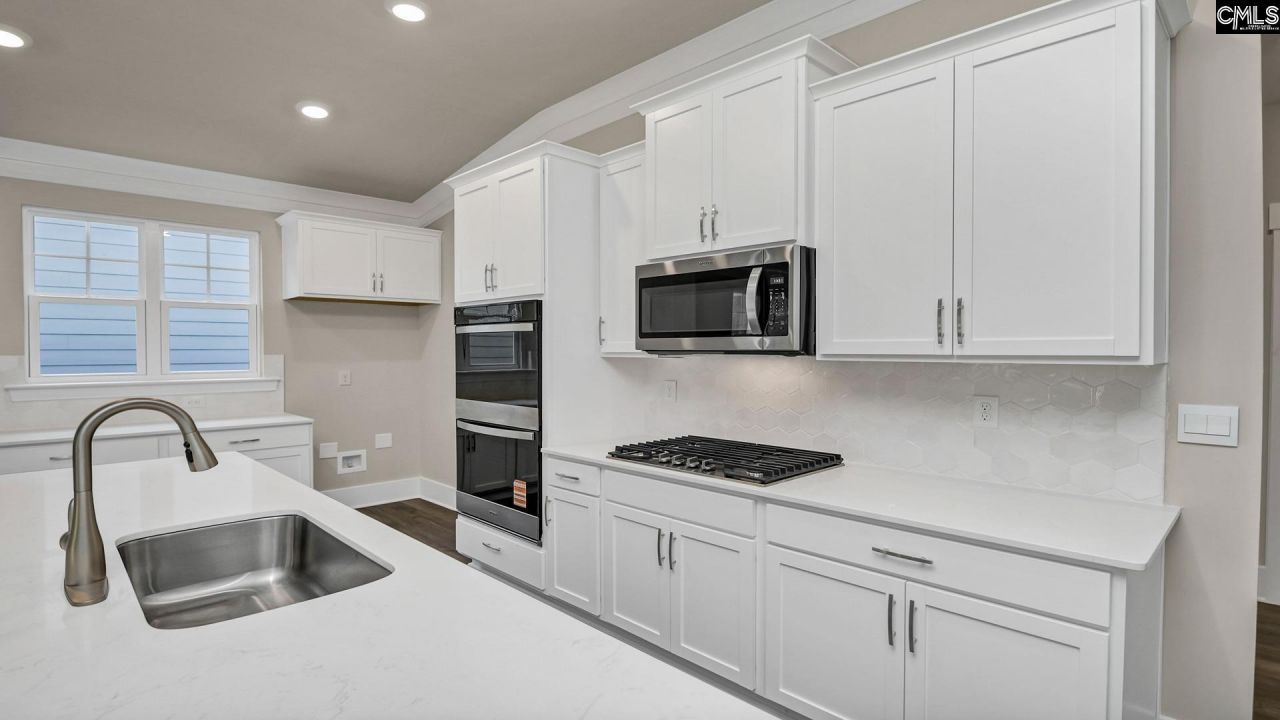 2423 Thode Lane  Photo 7