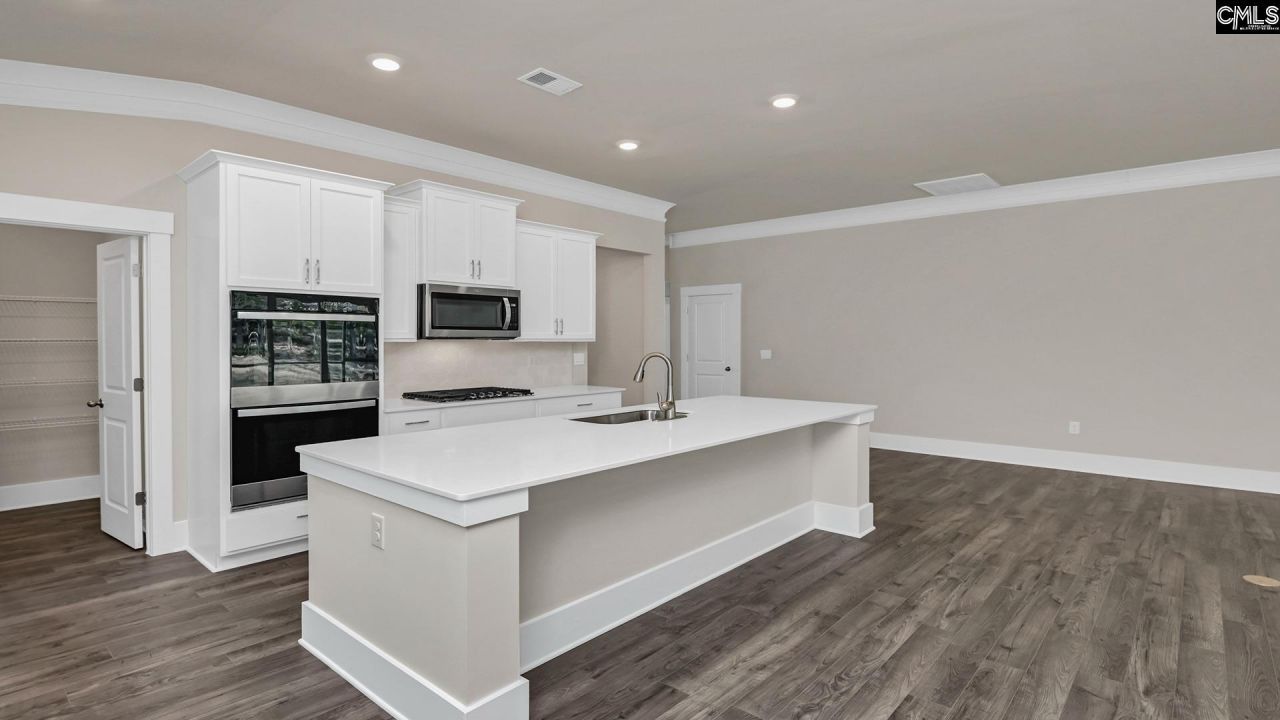 2423 Thode Lane  Photo 8