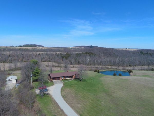 8069 State Route 138 , Frankfort, OH 45628