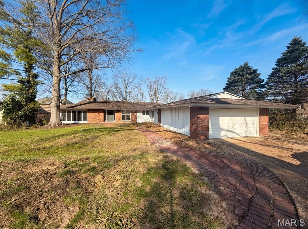 565 Graeser Road, Saint Louis, MO 63141 Main Photo