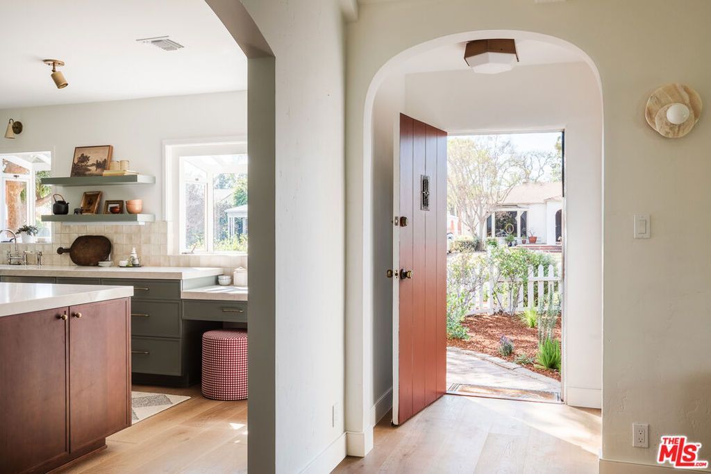 4928 Willowcrest Avenue, Toluca Lake, CA 91601 Main Photo