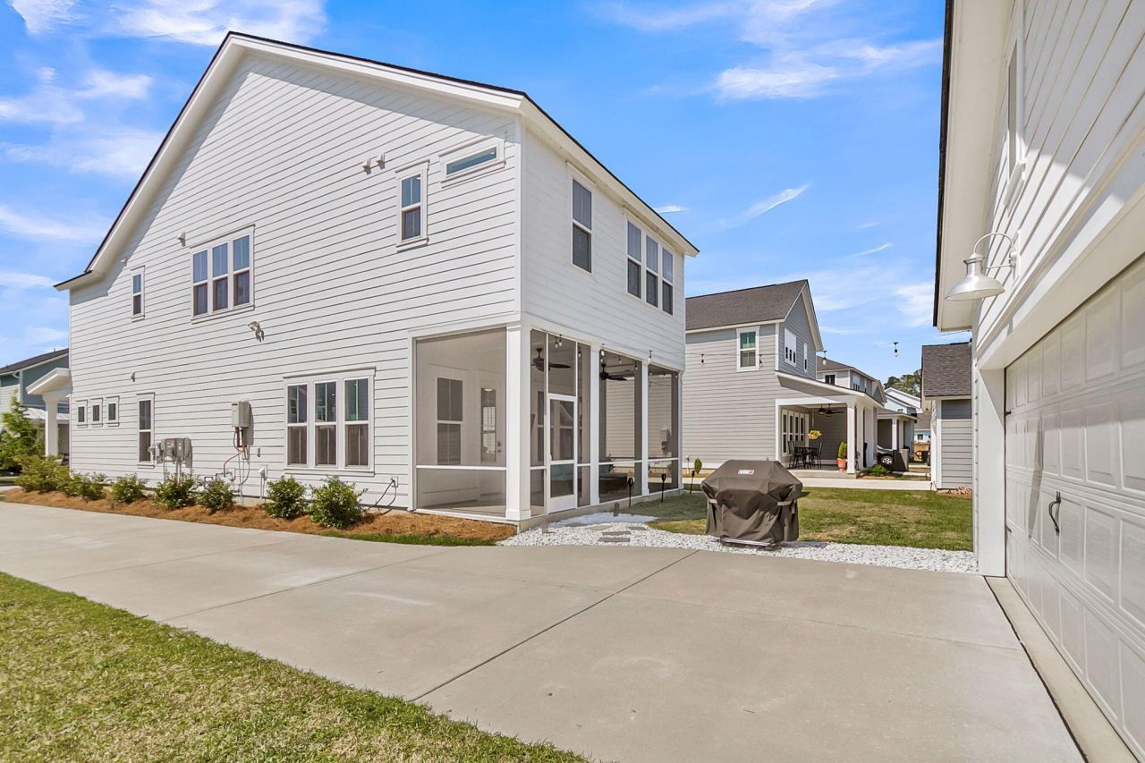 399 Woodgate Way Photo 12