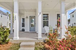 399 Woodgate Way photo 4