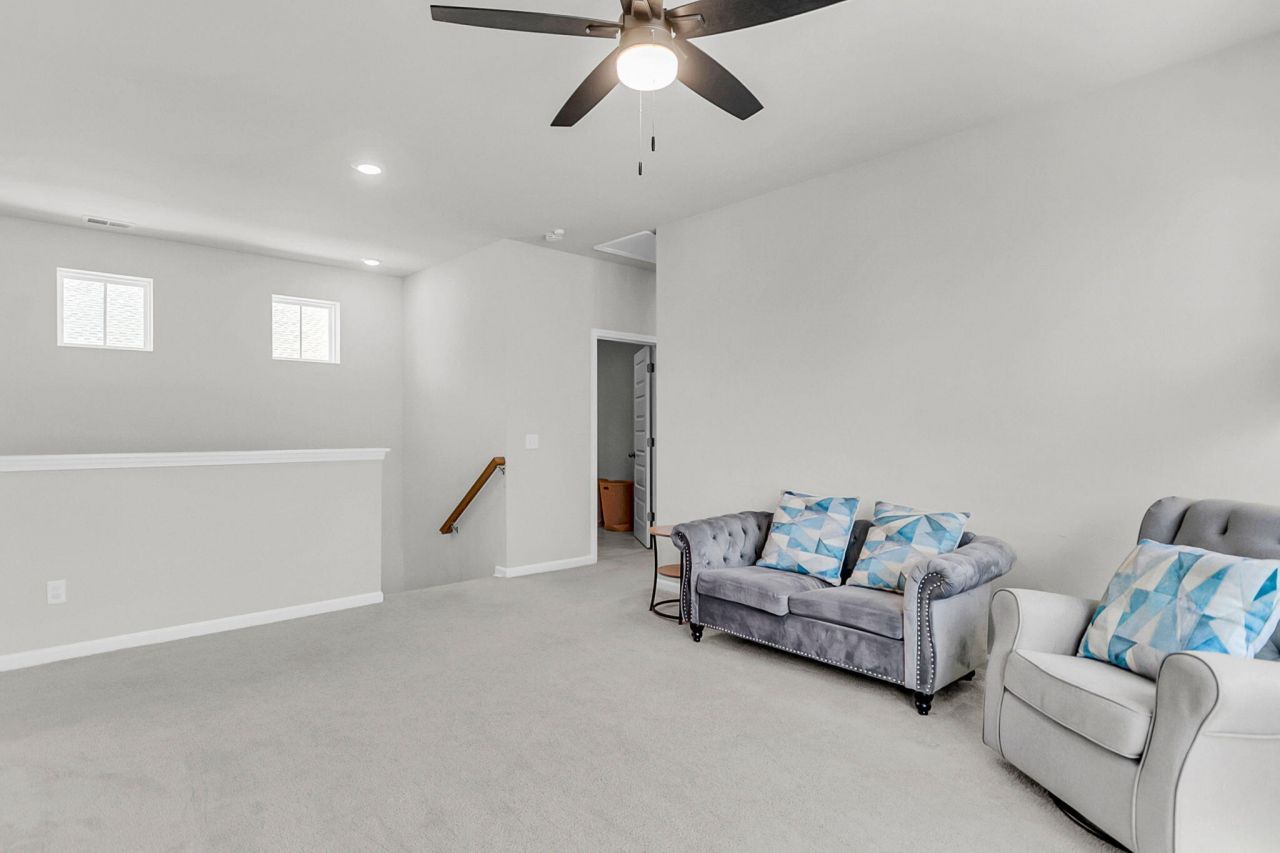 399 Woodgate Way Photo 31