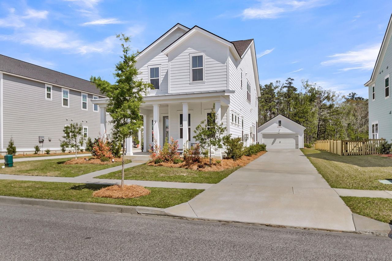 399 Woodgate Way Photo 32