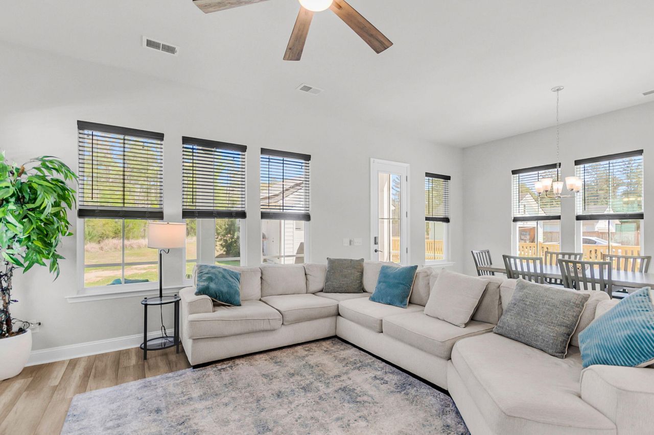 399 Woodgate Way Photo 40