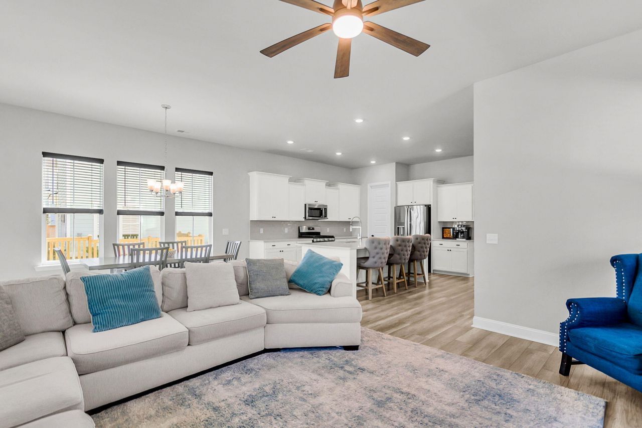 399 Woodgate Way Photo 6