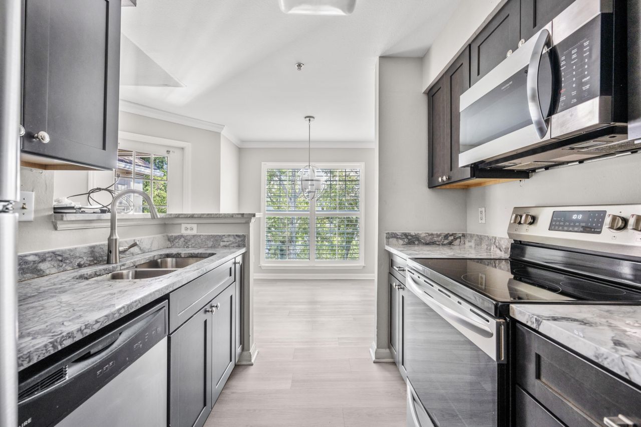 700 Daniel Ellis Drive Photo 4