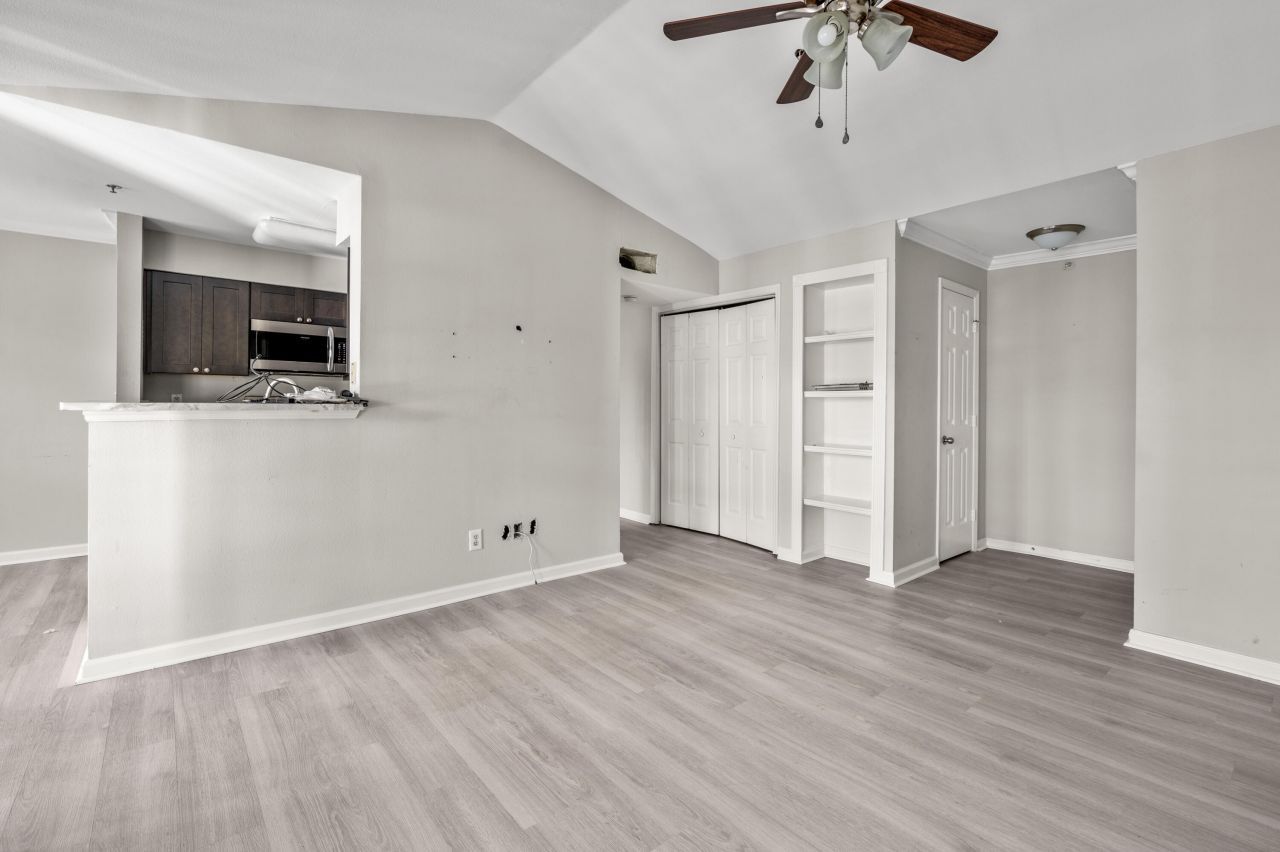 700 Daniel Ellis Drive Photo 5