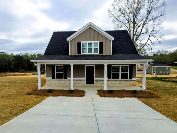 138 Charlotte Circle, Statham, GA 30666