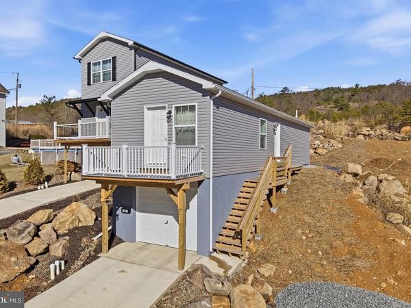 1021 PRINCETON AVENUE , PALMERTON, PA 18071