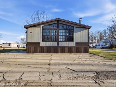 302 Rochford, Grand Blanc, MI 48507