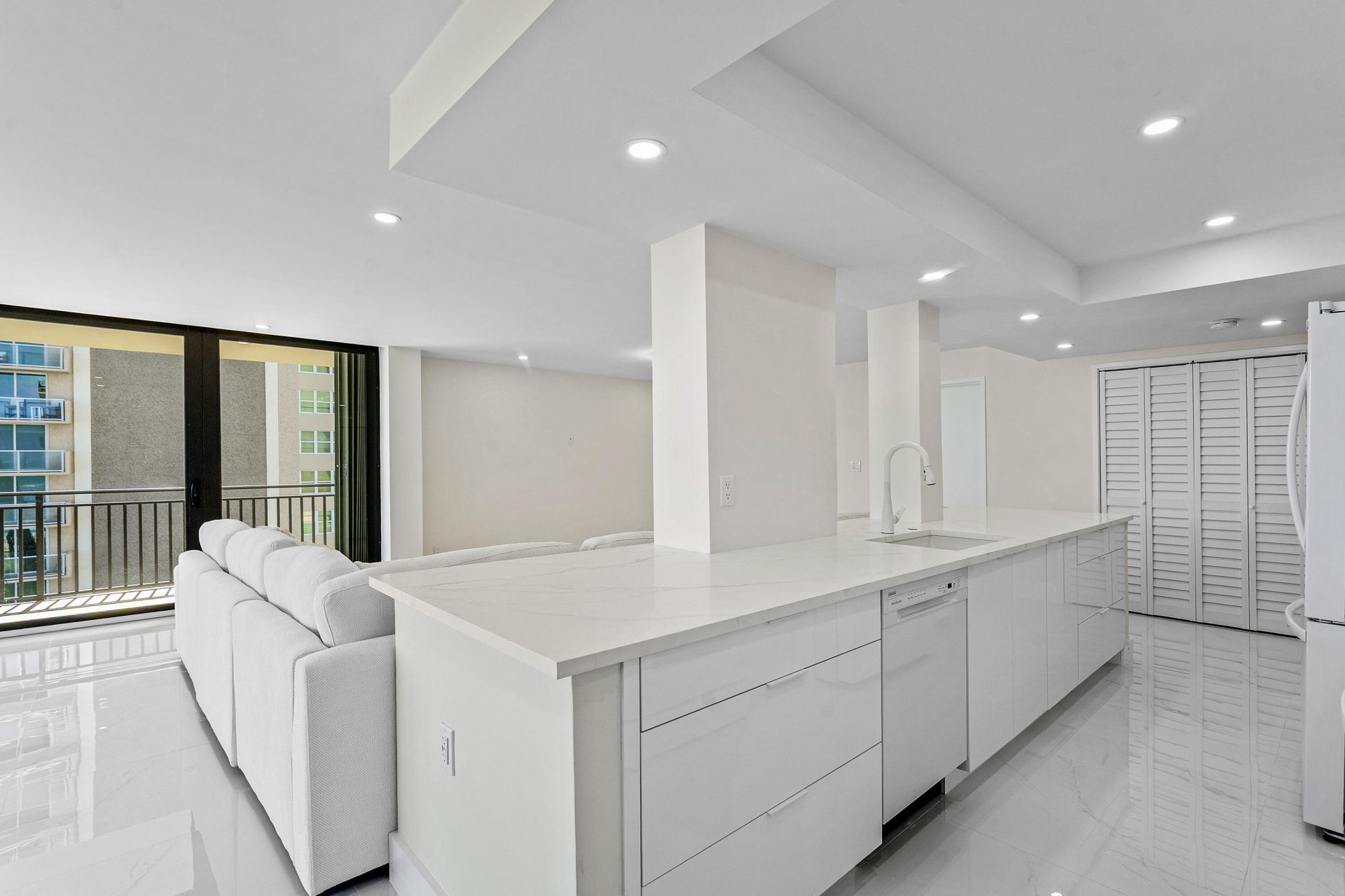 5460 N Ocean Drive Se, Unit 5b, Singer Island, FL 33404 Photo