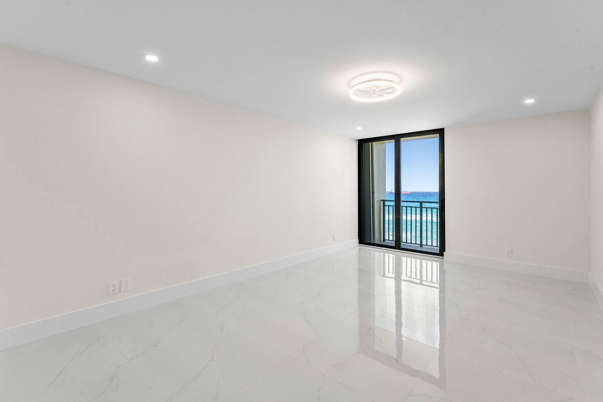 5460 N Ocean Drive Se, Unit 5b, Singer Island, FL 33404 Photo
