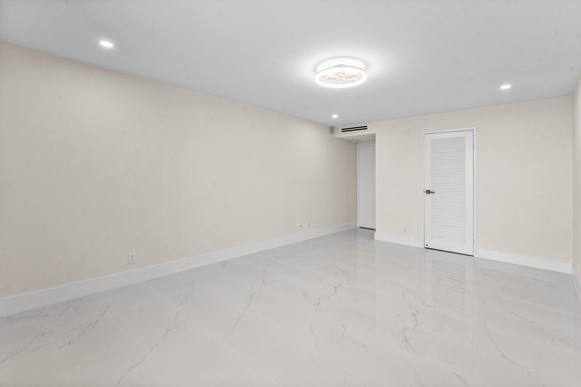 5460 N Ocean Drive Se, Unit 5b, Singer Island, FL 33404 Photo