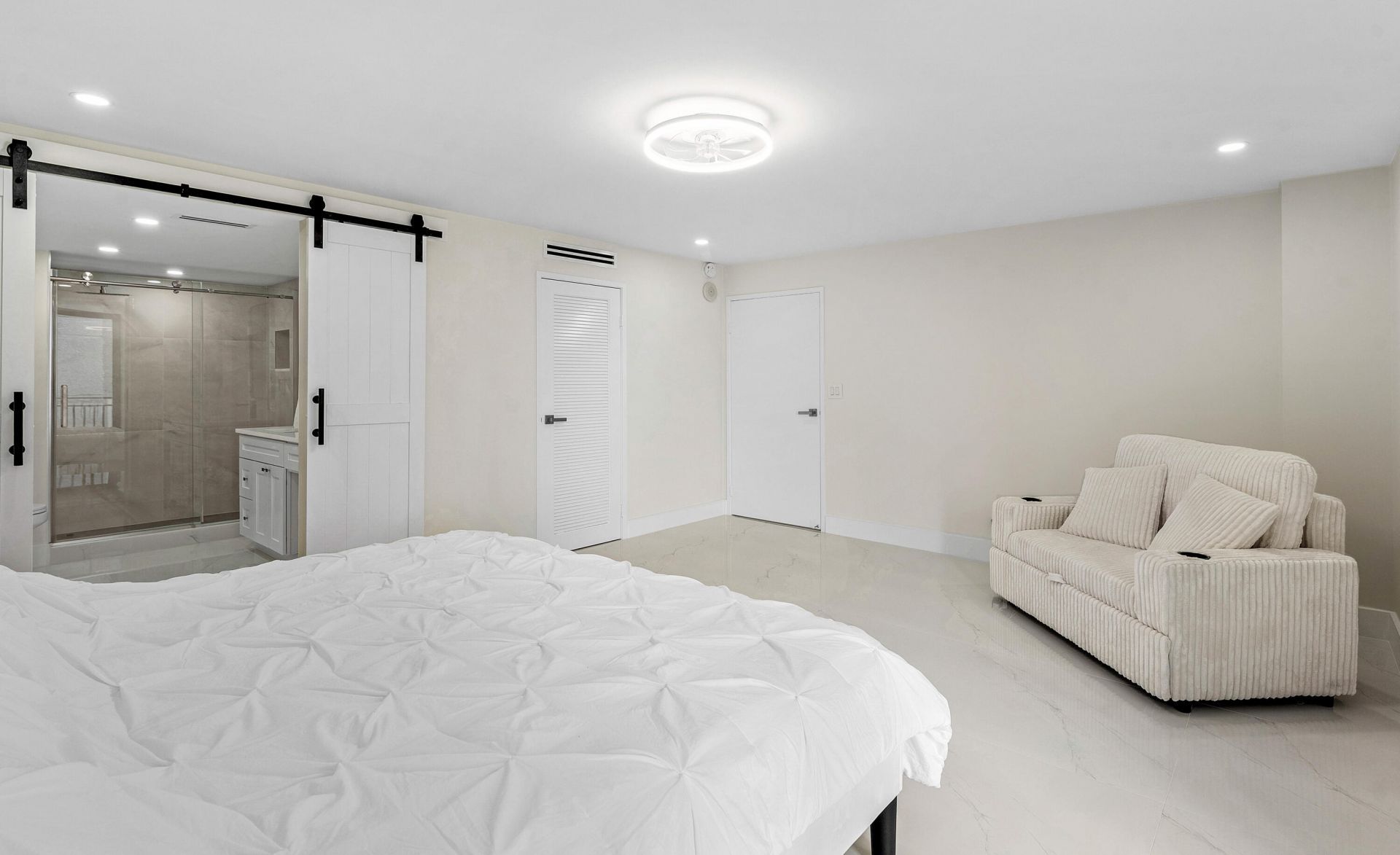 5460 N Ocean Drive Se, Unit 5b, Singer Island, FL 33404 Photo