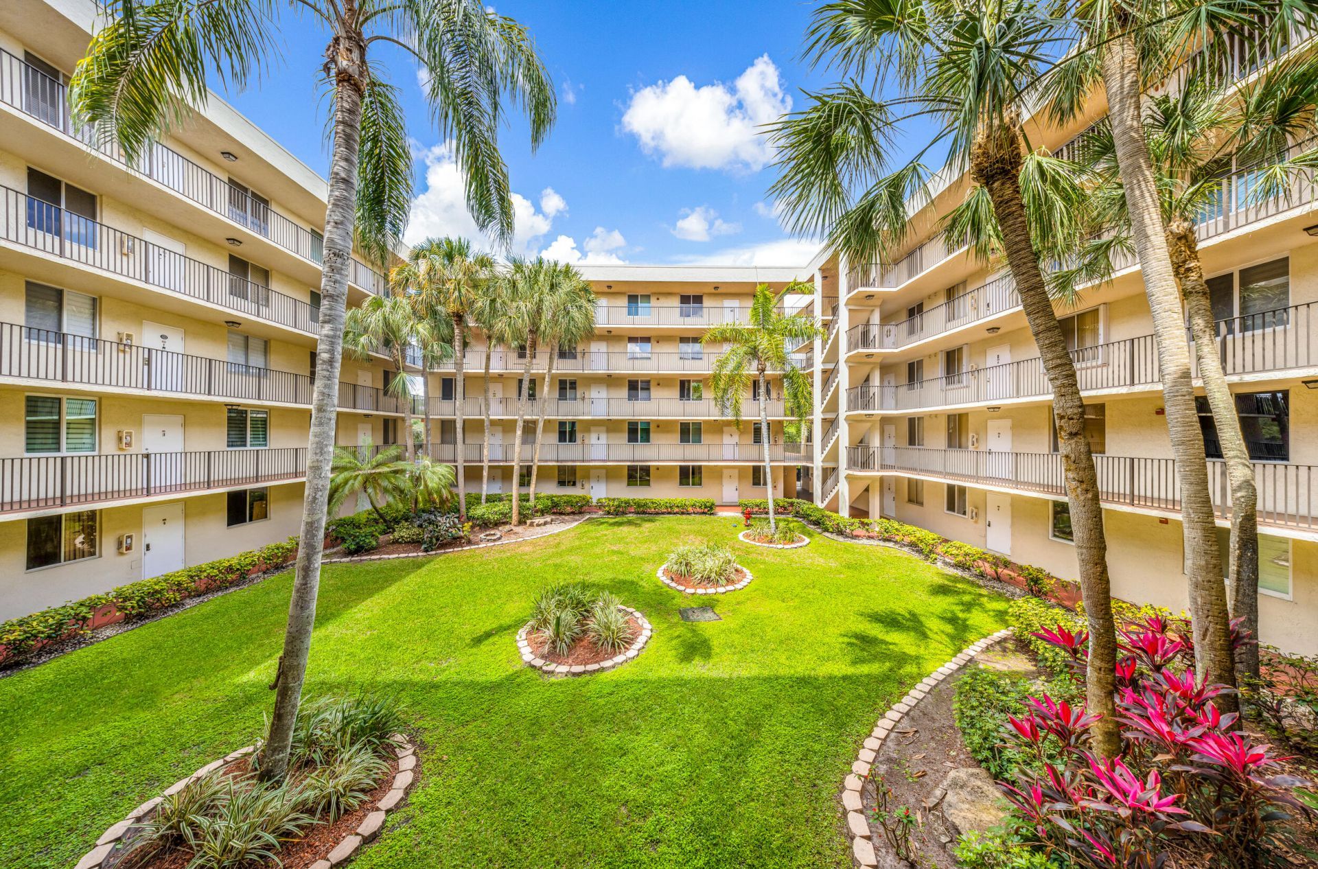 3249 Riverside, Unit D-202, Coral Springs, FL 33065 Photo