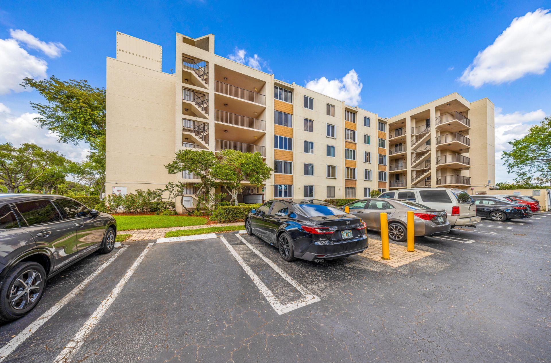 3249 Riverside, Unit D-202, Coral Springs, FL 33065 Photo