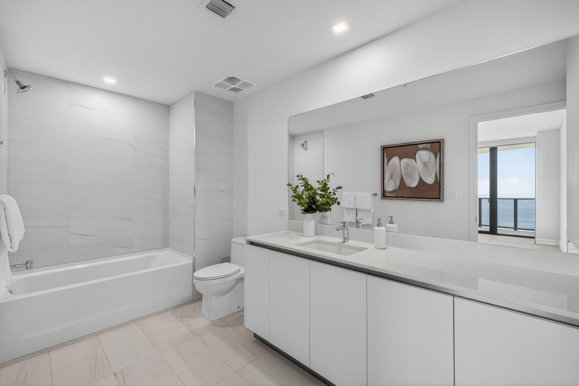 900 N Ocean Boulevard, Unit 1702, Pompano Beach, FL 33062 Photo