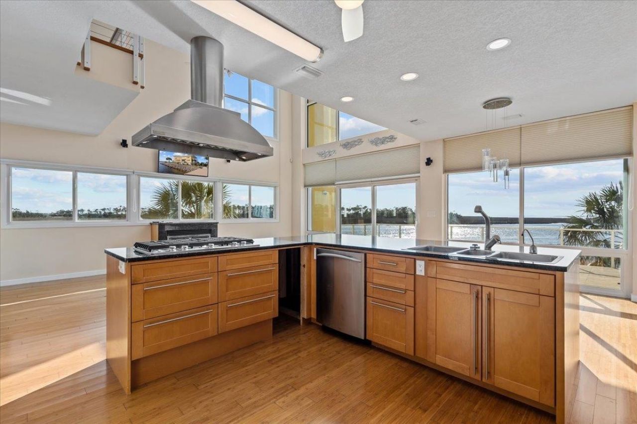 121 SW Main Street , Steinhatchee, FL 32359 Photo