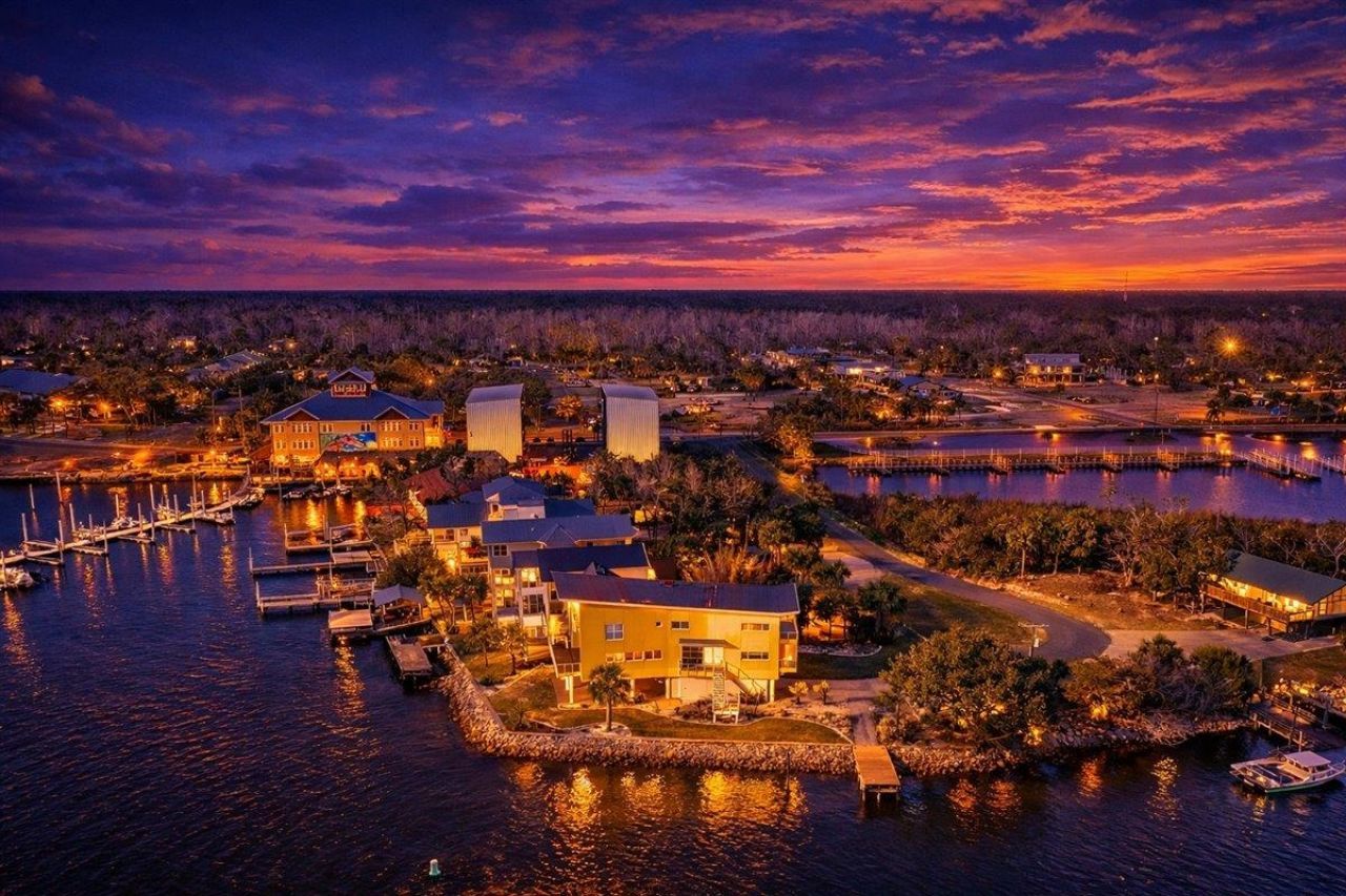 121 SW Main Street , Steinhatchee, FL 32359 Photo