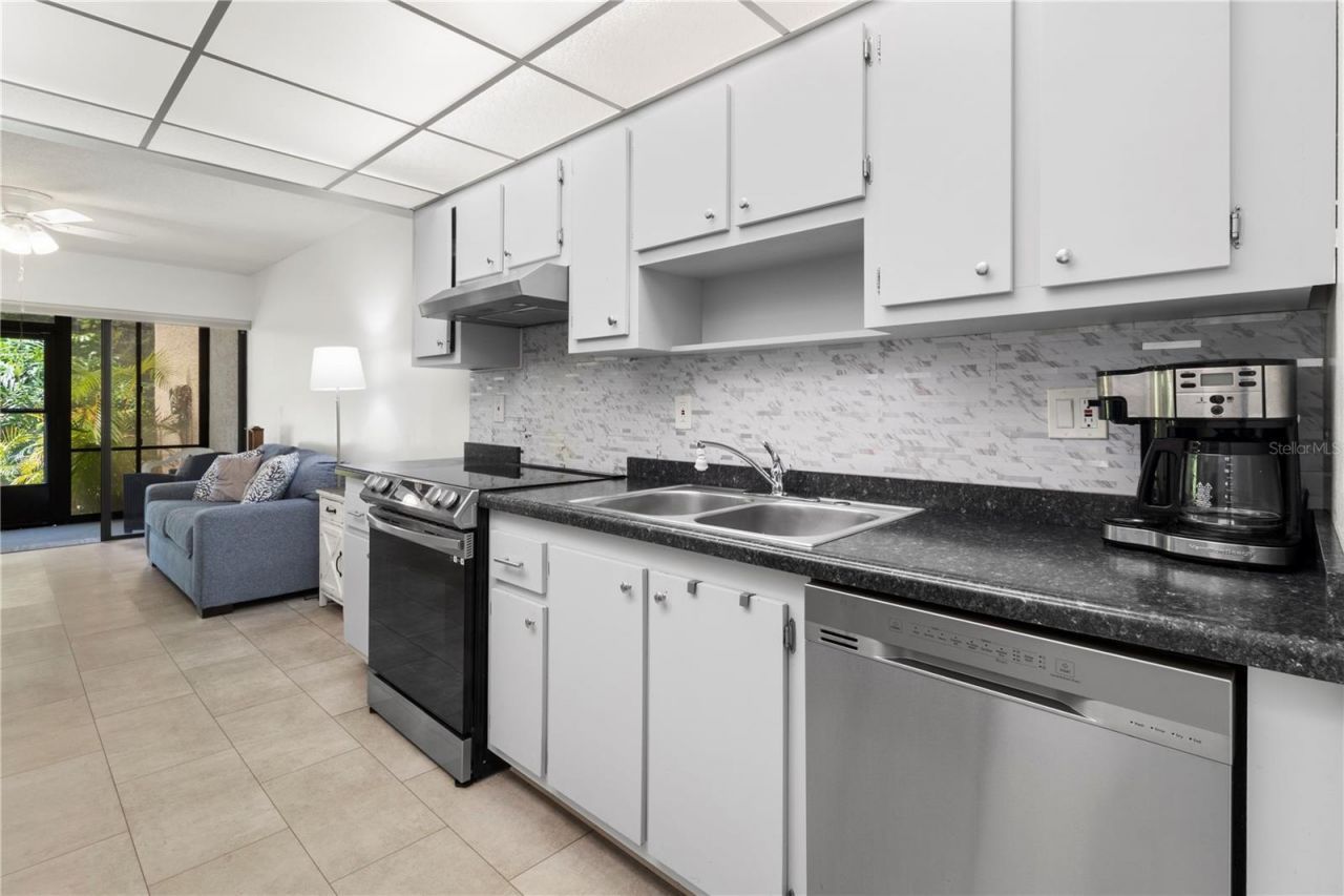 305 W 30th Avenue W, Unit A110, Bradenton, FL 34205 Photo