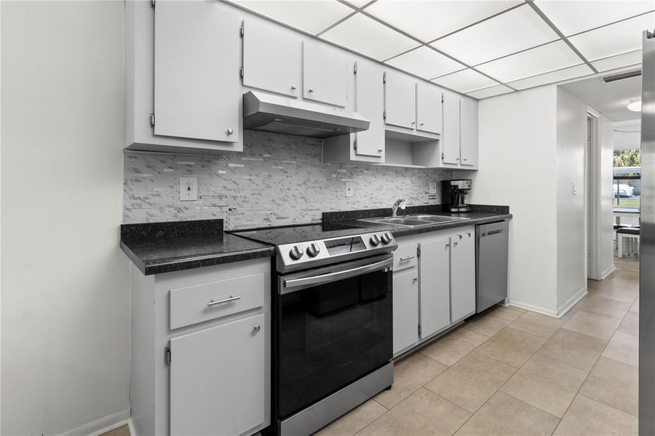 305 W 30th Avenue W, Unit A110, Bradenton, FL 34205 Photo