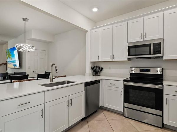 2934 Citrus ST, NAPLES, FL 34120