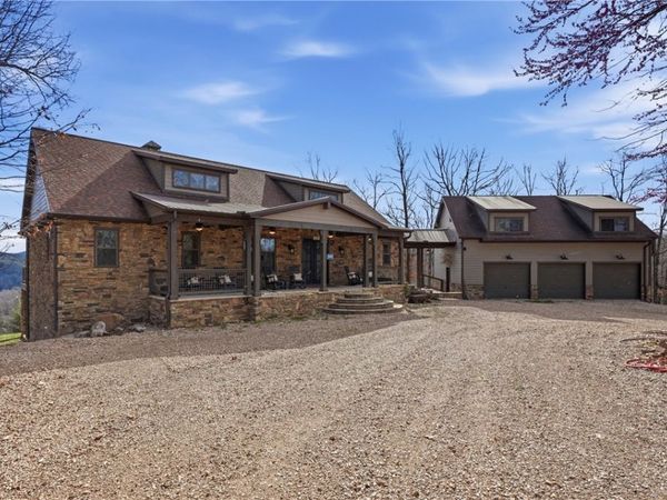 663 County Road 153 , Eureka Springs, AR 72632