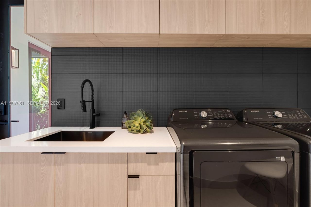 769 NE 72nd Ter , Miami, FL 33138 Photo