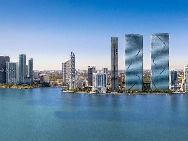 700 NE 24 , Unit 2606, Miami, FL 33137