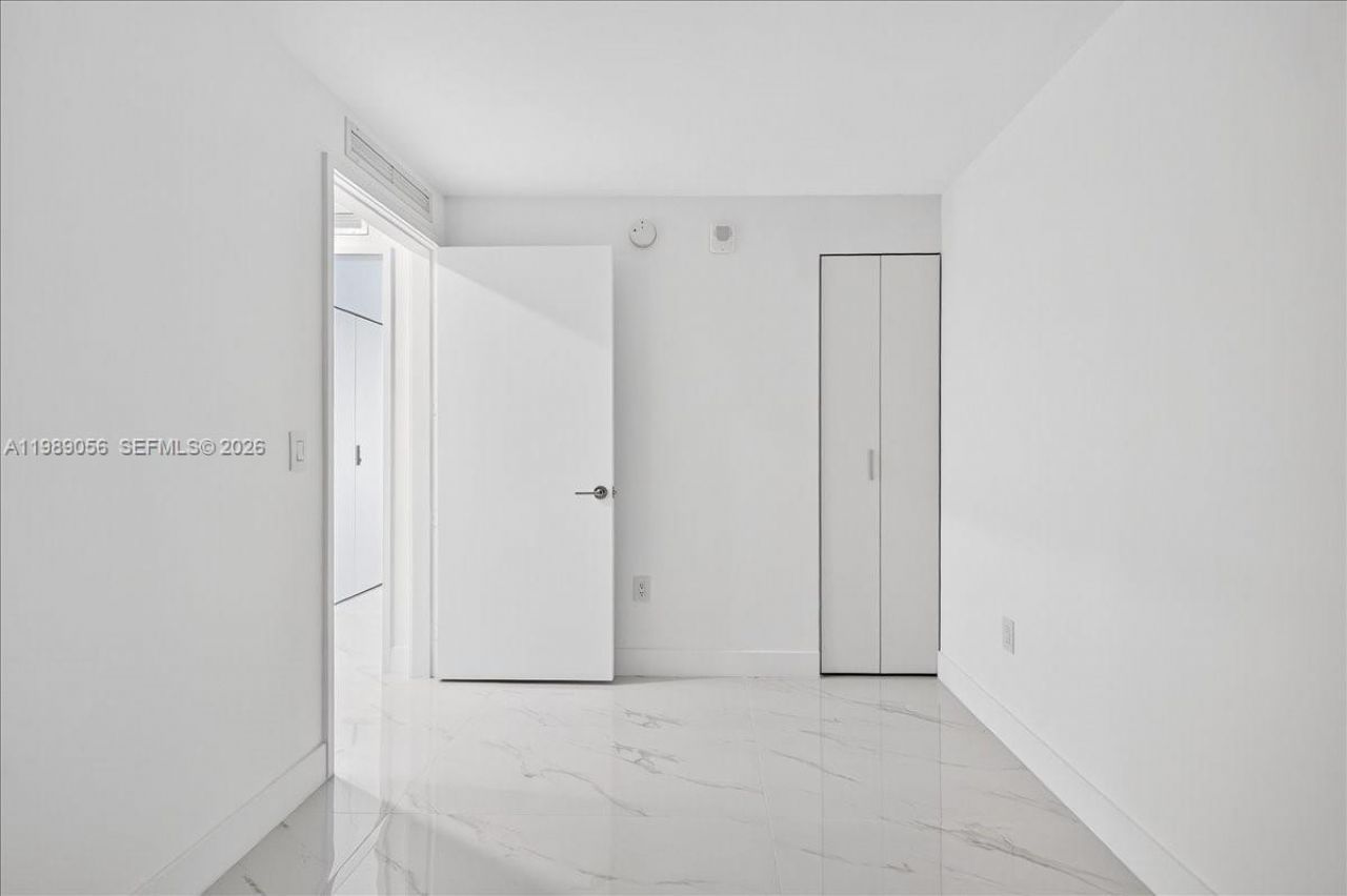 700 NE 24 , Unit 2606, Miami, FL 33137 Photo